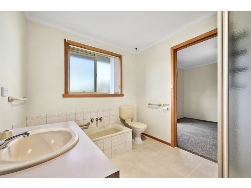 40 Belgrave Parade, Youngtown TAS 7249