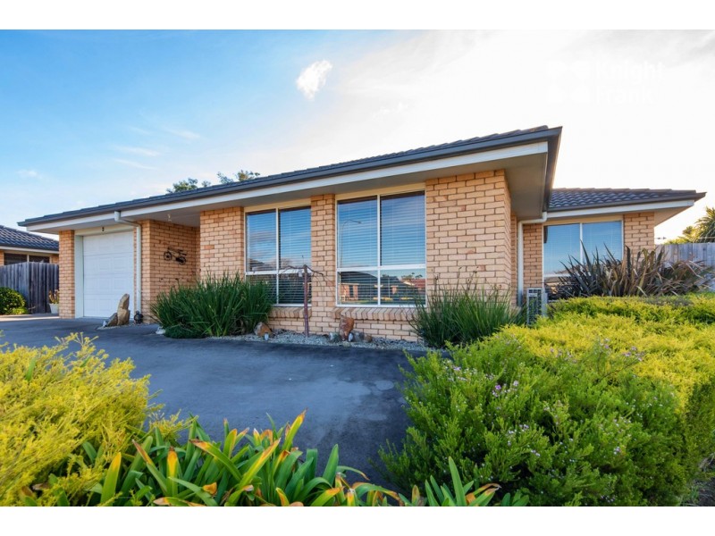 2/4 Bethune Place, Newnham TAS 7248