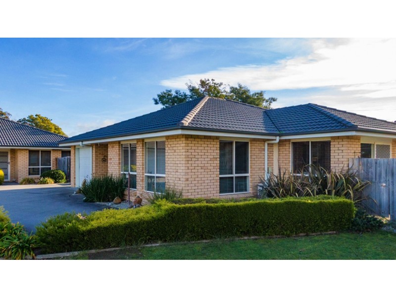 2/4 Bethune Place, Newnham TAS 7248
