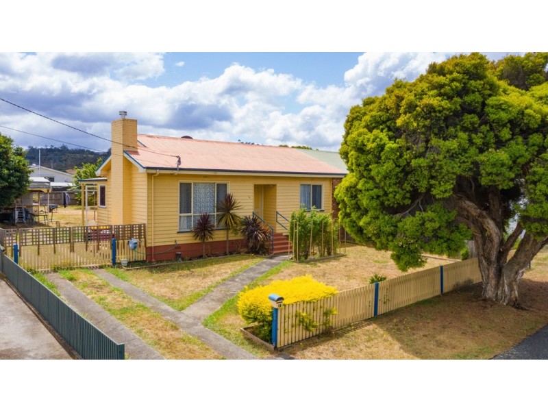 10 Carlisle Street, Waverley TAS 7250