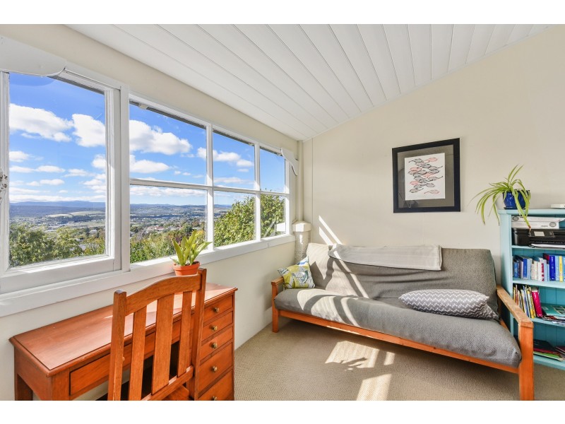 5 Churchill Crescent, Newstead TAS 7250