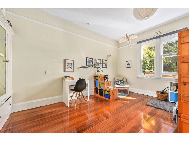 5 Churchill Crescent, Newstead TAS 7250