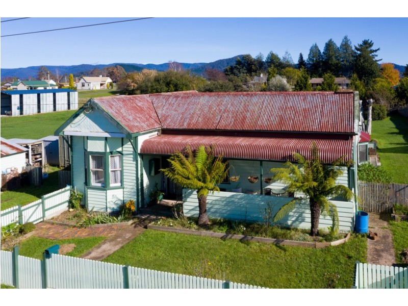 8 Charles Street, Ringarooma TAS 7263