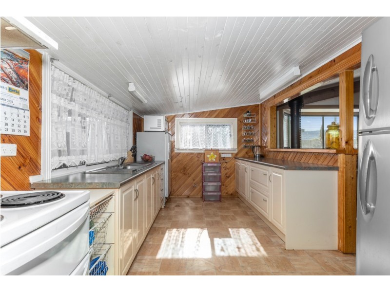 8 Charles Street, Ringarooma TAS 7263