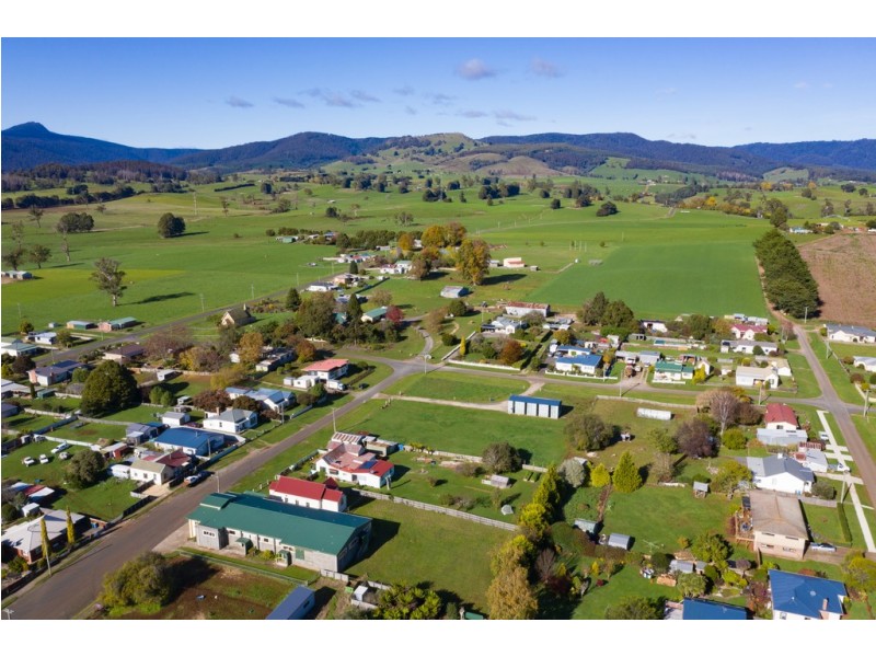 8 Charles Street, Ringarooma TAS 7263