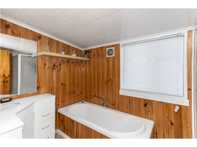 8 Charles Street, Ringarooma TAS 7263