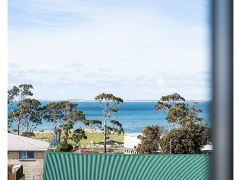 1 Barnett Crescent, Bridport TAS 7262