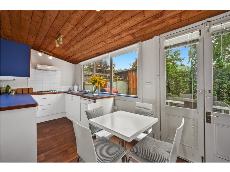 8 Racecourse Cres, Launceston TAS 7250