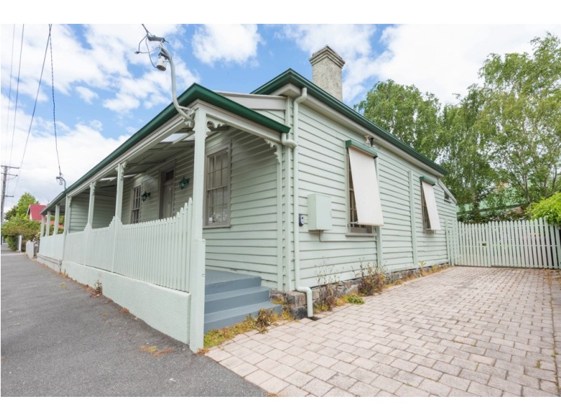 8 Racecourse Cres, Launceston TAS 7250