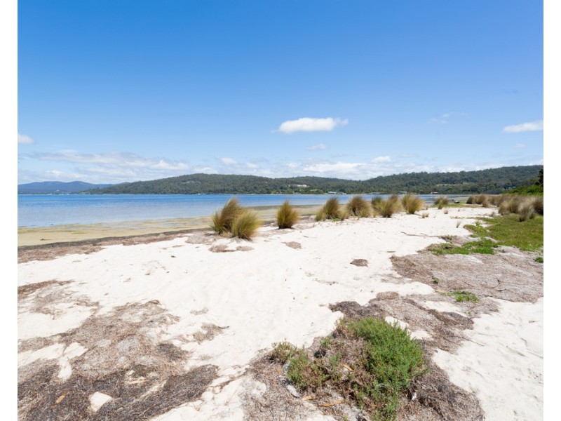113 Moulting Bay Beach Road, St Helens TAS 7216