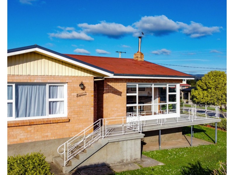 1 Crestview  Court, Newnham TAS 7248