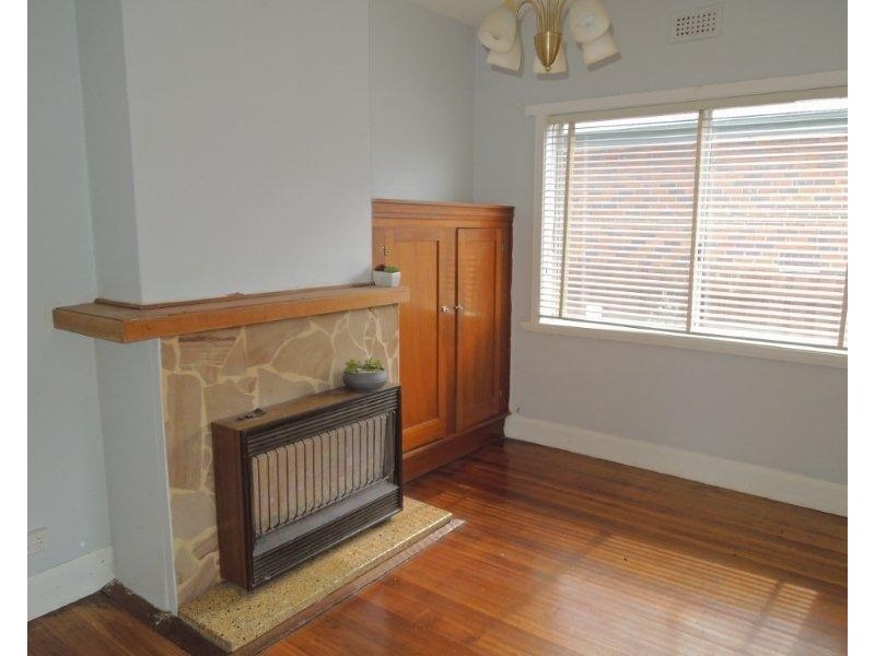 8 Monash Street, Mowbray TAS 7248