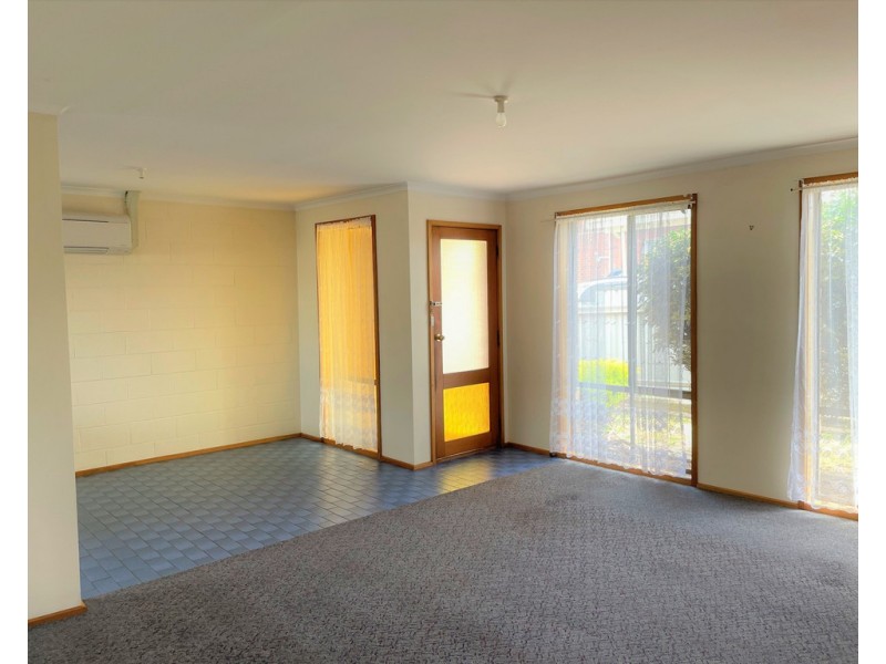 2/138 Georgetown Road, Newnham TAS 7248