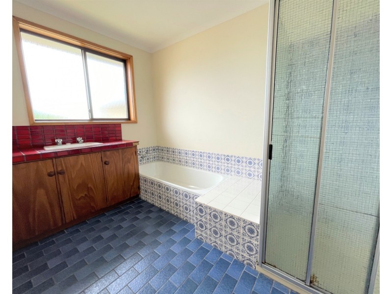 2/138 Georgetown Road, Newnham TAS 7248