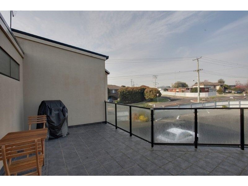 2/60 Franmaree Road, Newnham TAS 7248