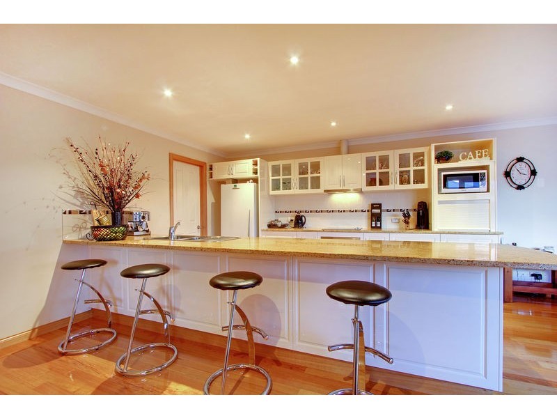 12 Bartlett Grove, Newnham TAS 7248