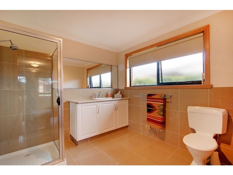 12 Bartlett Grove, Newnham TAS 7248