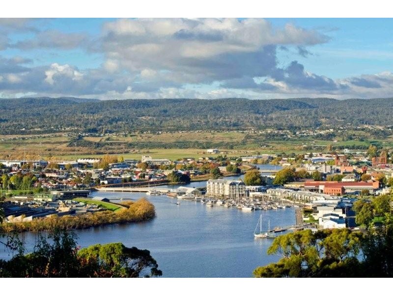 24 Bain Terrace, Trevallyn TAS 7250