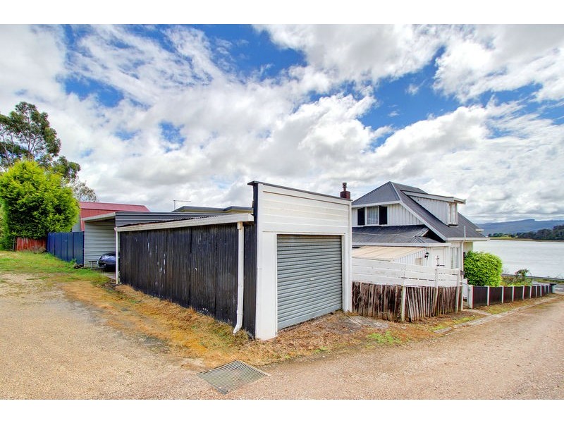 109 Gravelly Beach Road, Blackwall TAS 7275
