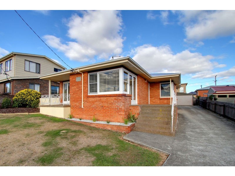 49 Tompsons Lane, Newnham TAS 7248