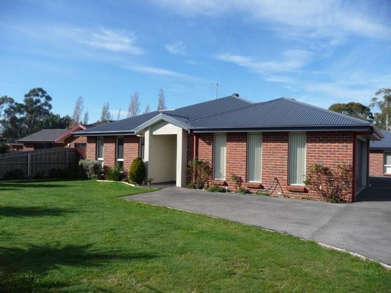 1/38 Bethune Place, Newnham TAS 7248