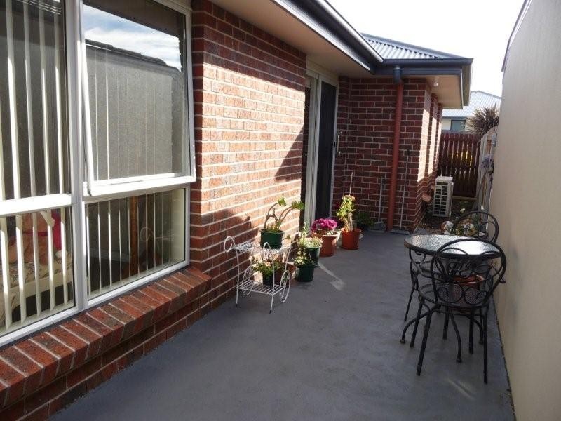 1/38 Bethune Place, Newnham TAS 7248
