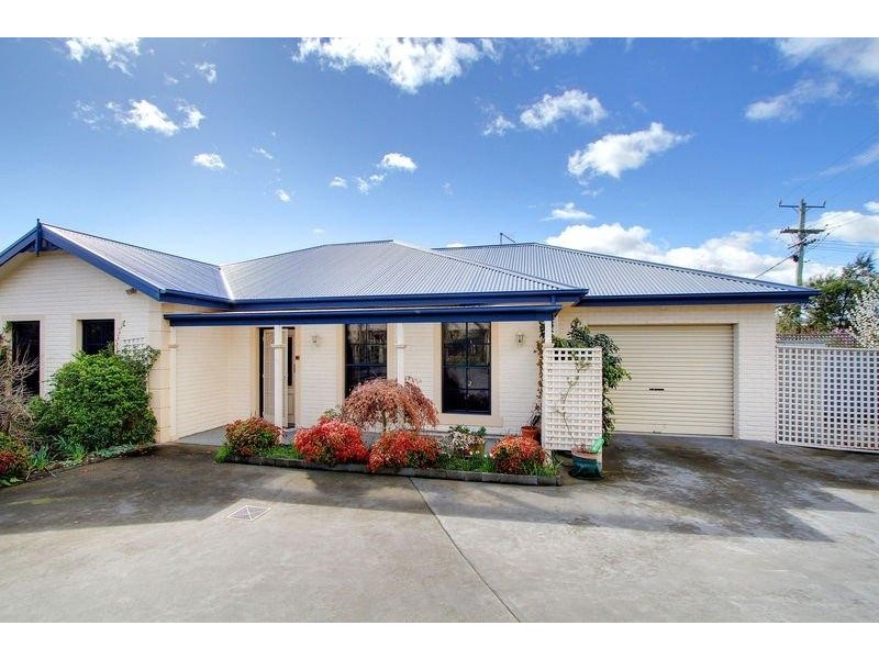 2/9 Maple Glade, Newstead TAS 7250