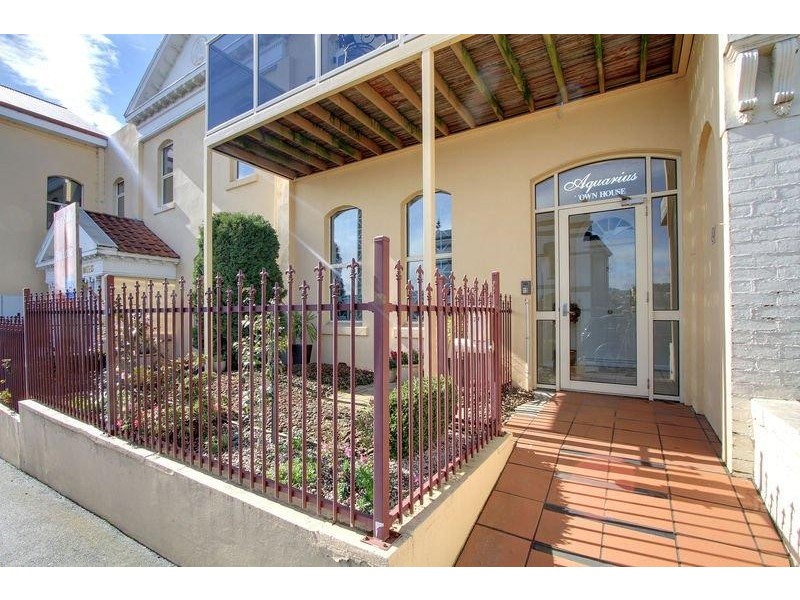 2/127 George Street, Launceston TAS 7250