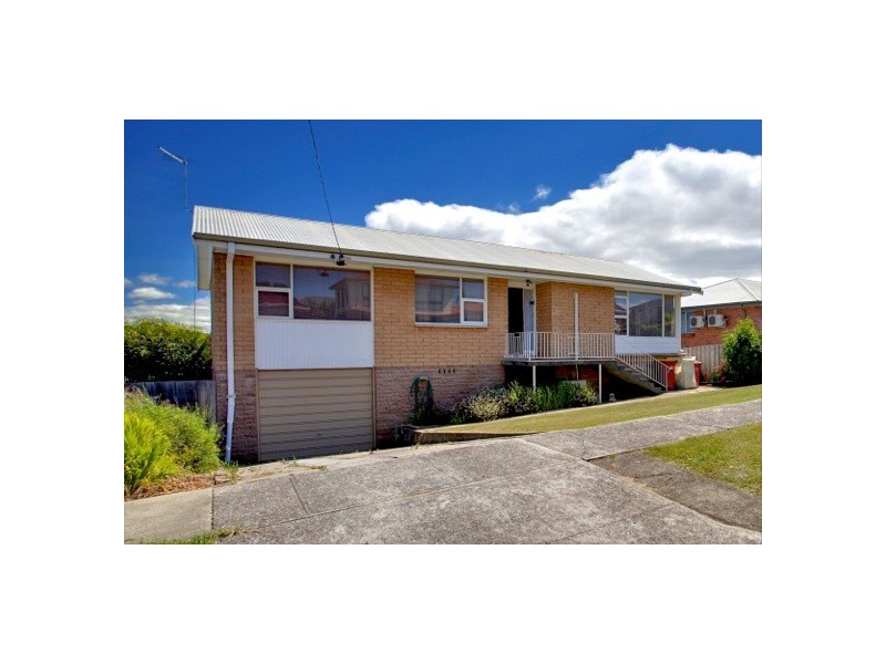 13 Julie Cres, Newnham TAS 7248