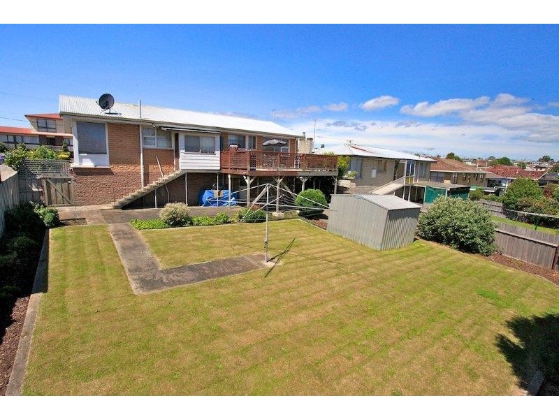 13 Julie Cres, Newnham TAS 7248