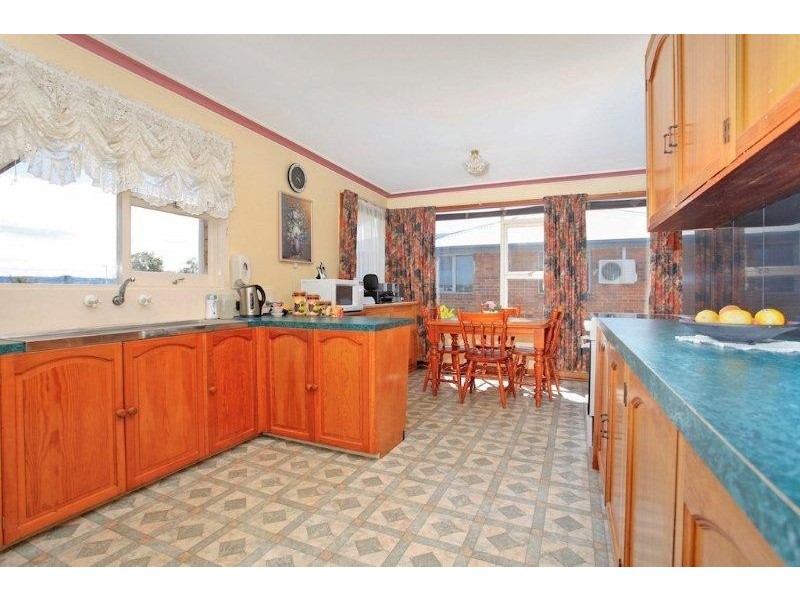 13 Julie Cres, Newnham TAS 7248