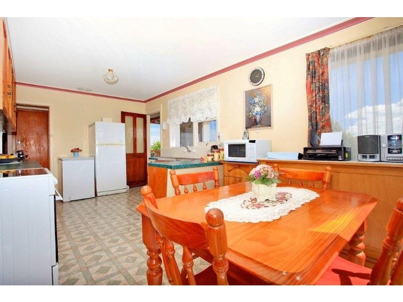 13 Julie Cres, Newnham TAS 7248