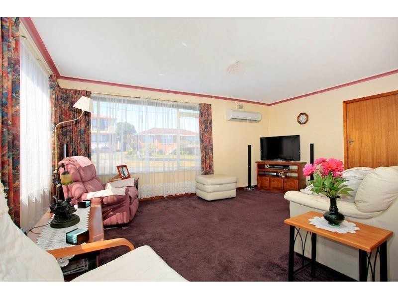 13 Julie Cres, Newnham TAS 7248