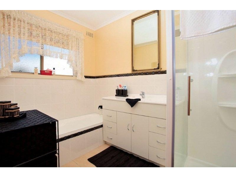 13 Julie Cres, Newnham TAS 7248