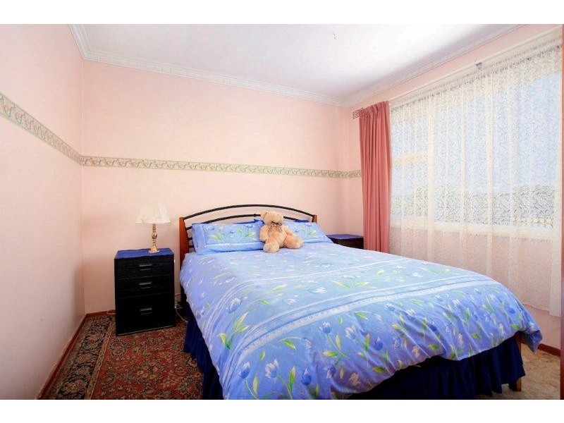 13 Julie Cres, Newnham TAS 7248