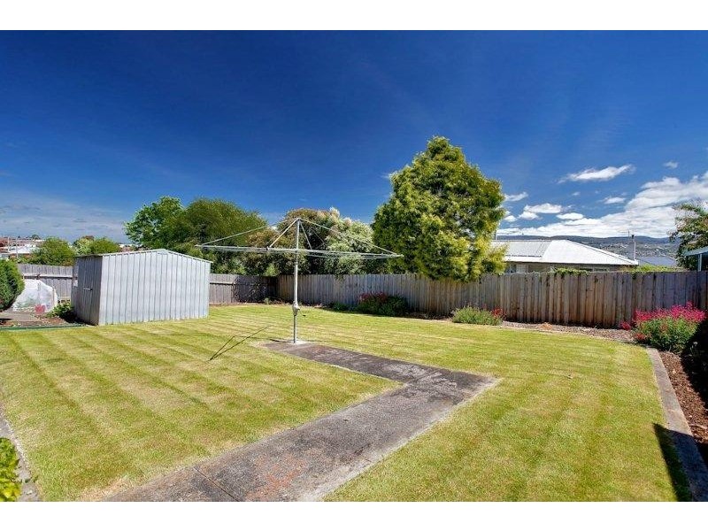 13 Julie Cres, Newnham TAS 7248