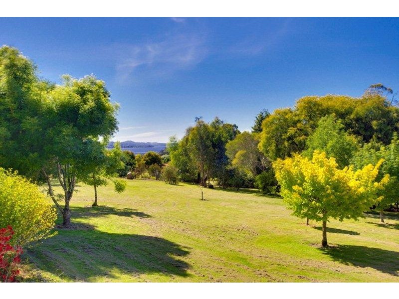18 Swan Drive, Swan Bay TAS 7252