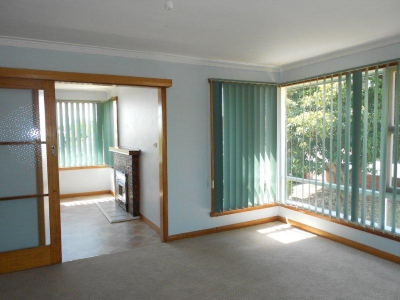 42 Tompsons Lane, Newnham TAS 7248