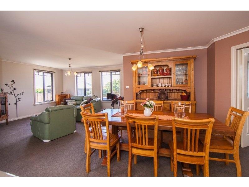 9/11 Walcorm Court, Riverside TAS 7250