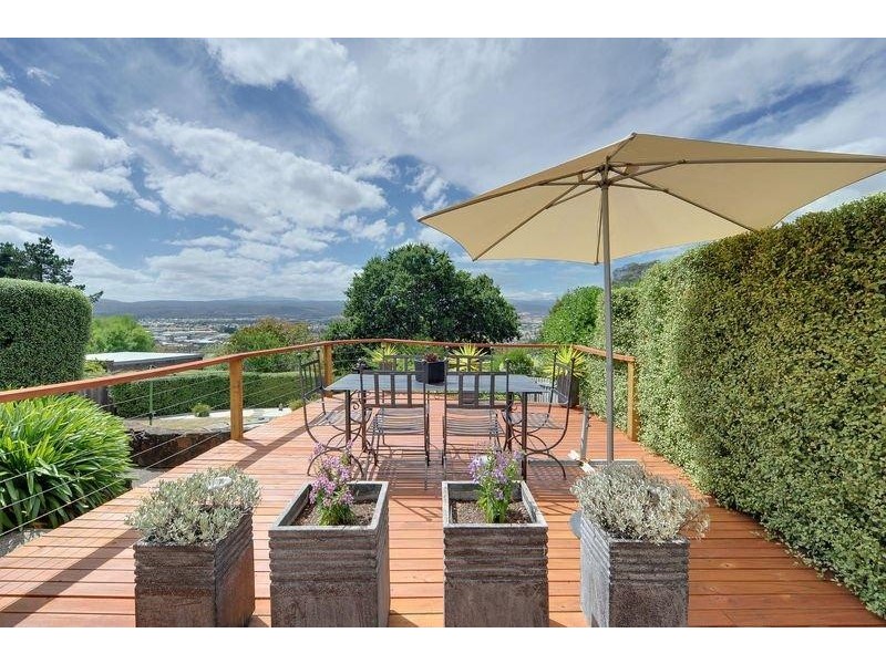 10 Floreat Crescent, Trevallyn TAS 7250