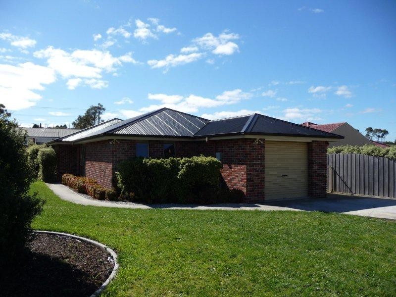 7 Pocket Place, Newnham TAS 7248