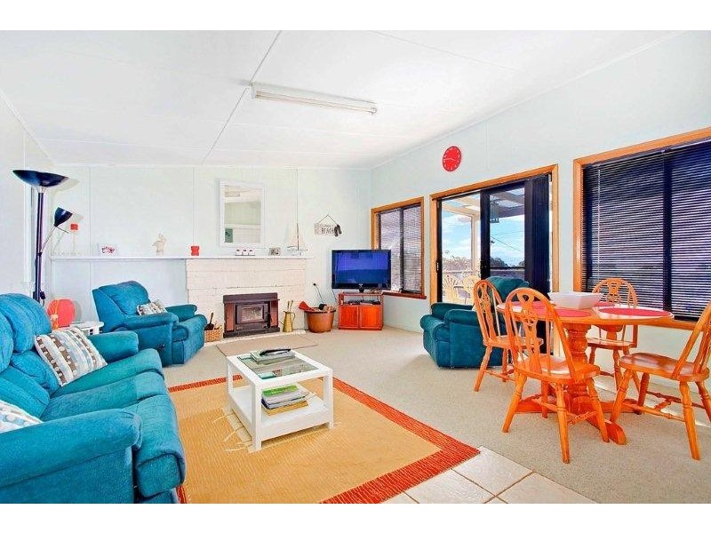 18 Beach Crescent, Greens Beach TAS 7270