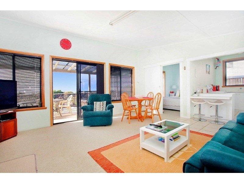 18 Beach Crescent, Greens Beach TAS 7270