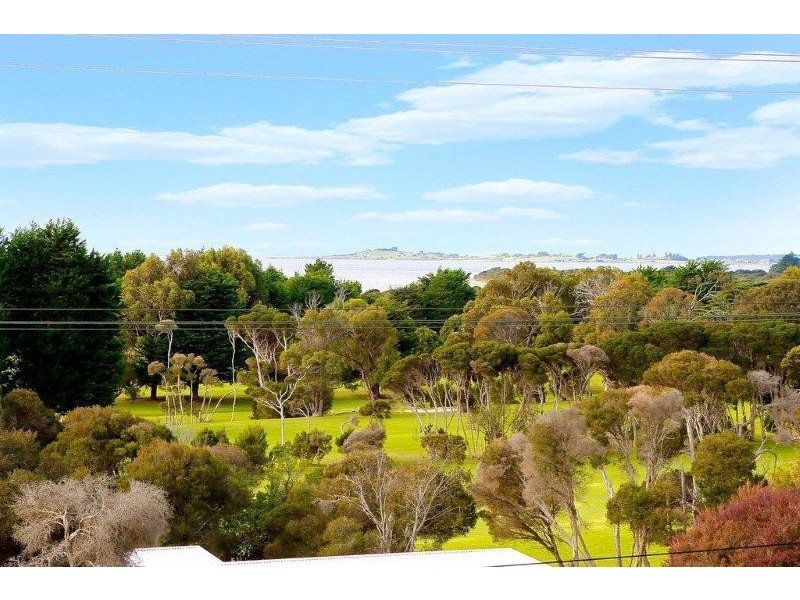 18 Beach Crescent, Greens Beach TAS 7270