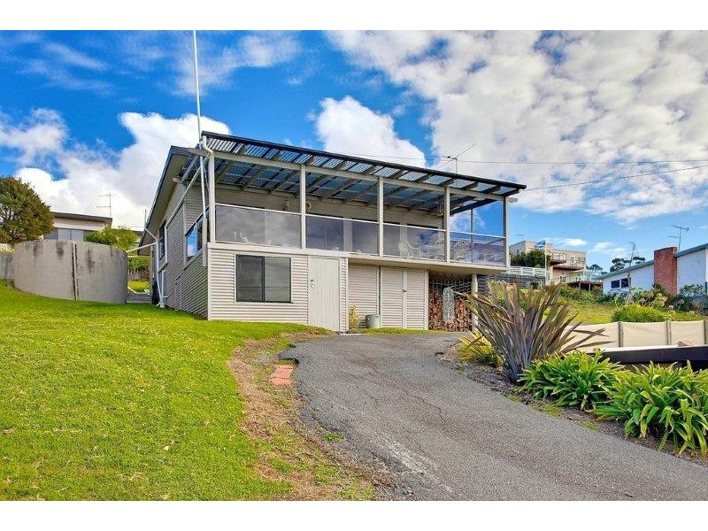 18 Beach Crescent, Greens Beach TAS 7270