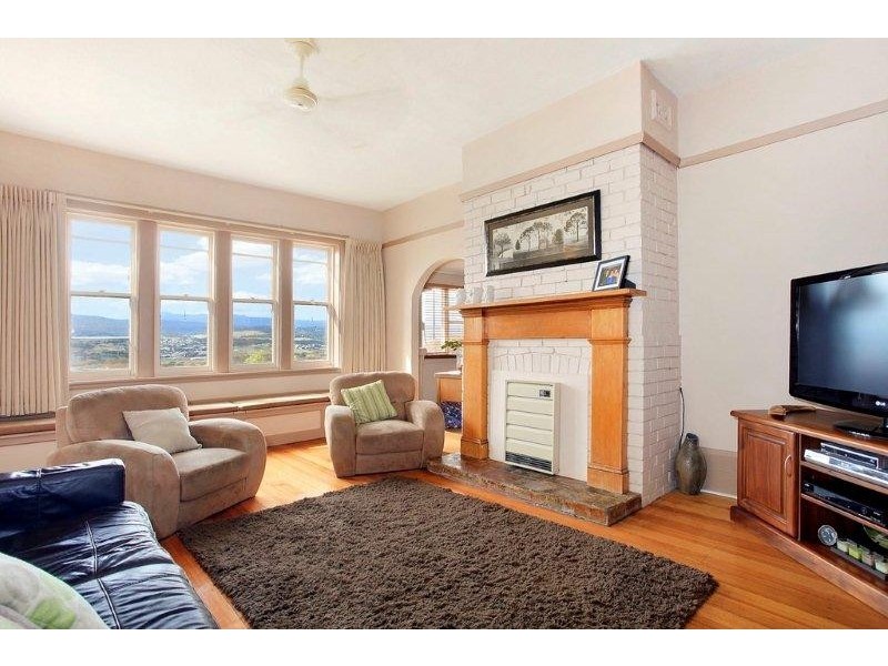 5 Churchill Crescent, Newstead TAS 7250