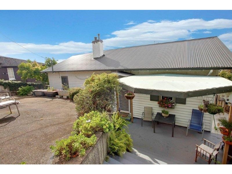 5 Churchill Crescent, Newstead TAS 7250