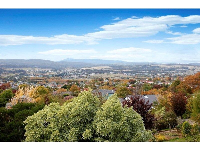 5 Churchill Crescent, Newstead TAS 7250