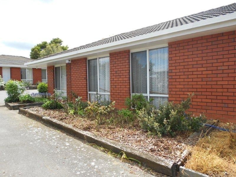2/25 Walkers AVenue, Newnham TAS 7248