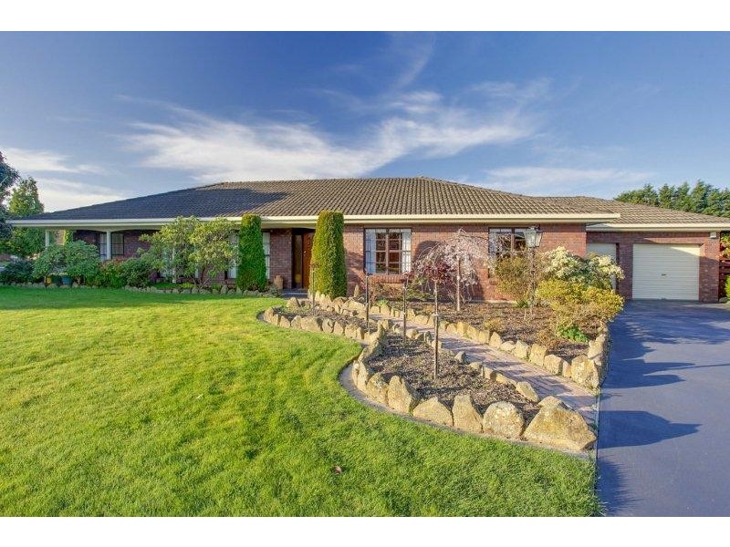 8 Denway Grove, Norwood TAS 7250